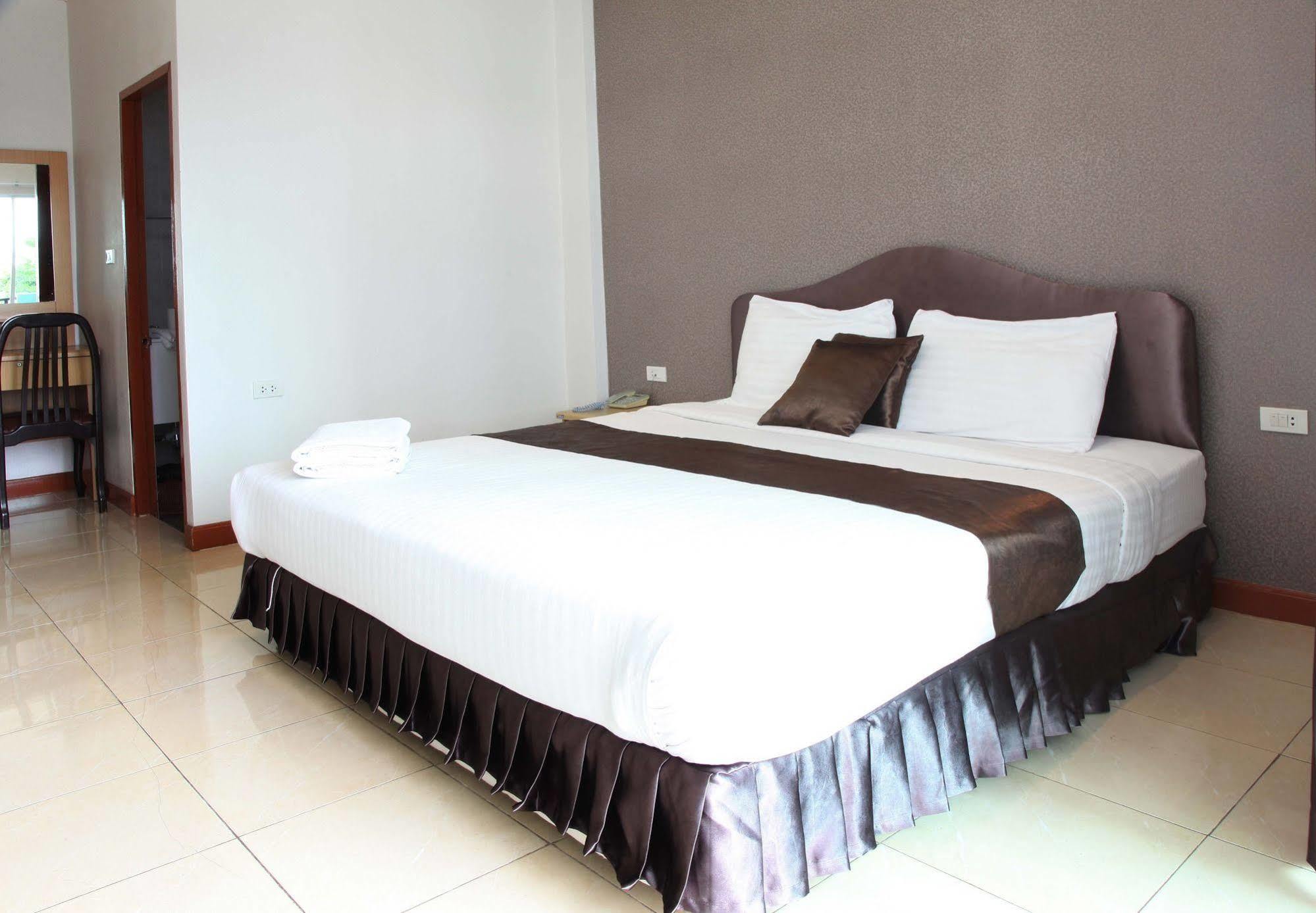 Arya Inn Pattaya Beach Hotel Exterior foto